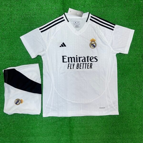 REAL MADRID HOME 24/24
(Jersey and shorts)