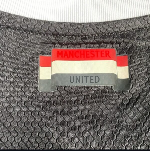 MANCHESTER UNITED GOALKEEPER
(FAN VERSION) - Image 3