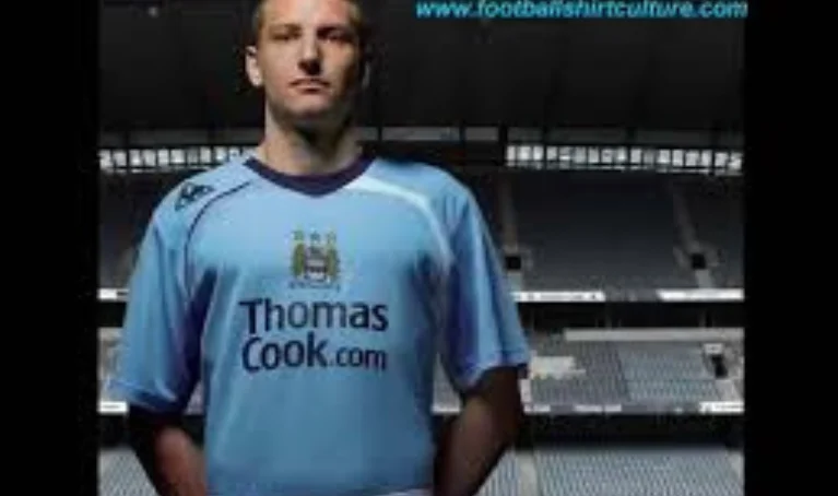 4. The Manchester City 2008-09 Thomas Cook Home Kit