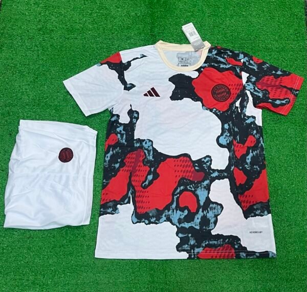 FC BAYERN DESGIN PRE MATCH JERSEY AND SHORTS