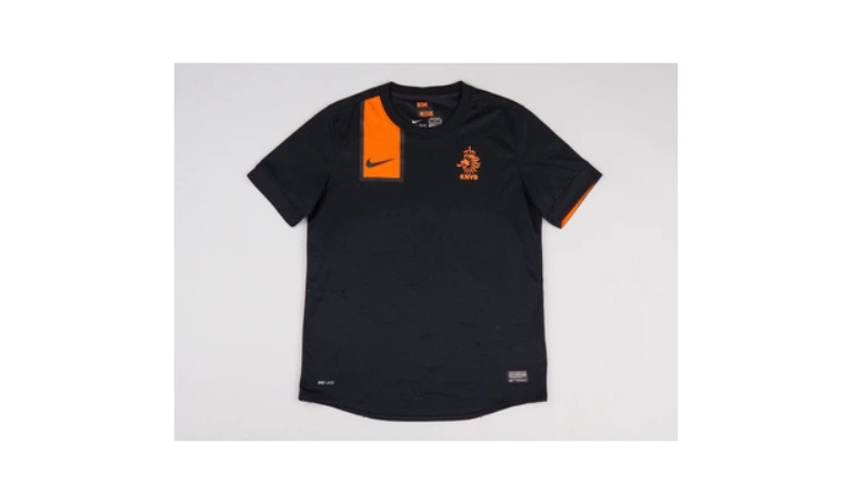 12. Netherlands 2012 Modern Football Shirt – Understated Elegance