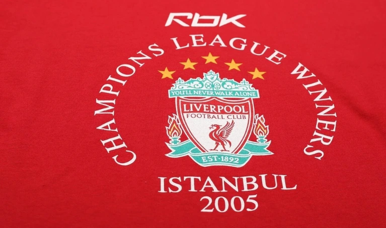4. 2004–05 Liverpool Home Kit (Reebok Istanbul Special)